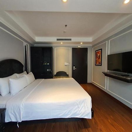 Bay Luxury Hotel Ханой Екстериор снимка
