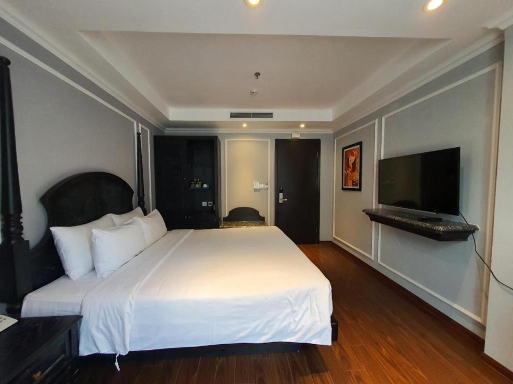 Bay Luxury Hotel Ханой Екстериор снимка